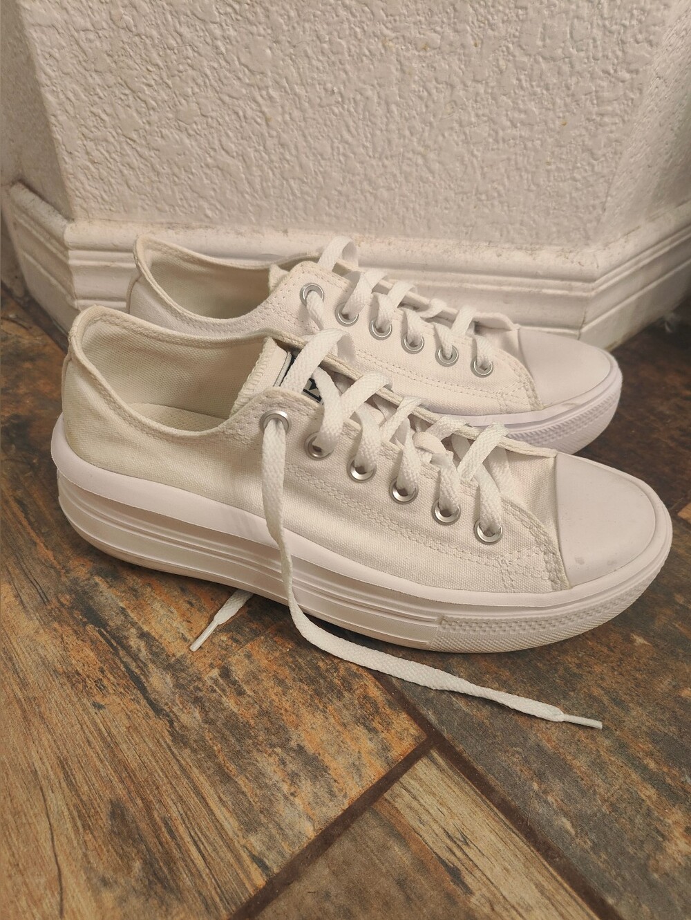 Converse Chuck Taylor All Star Move Canvas Platform, 8.5 Women's, White - Picture 2 of 8